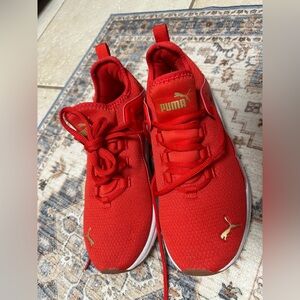 PUMA Electron 2.0 mesh women’s sneakers. Like new- no scuffs or snags.